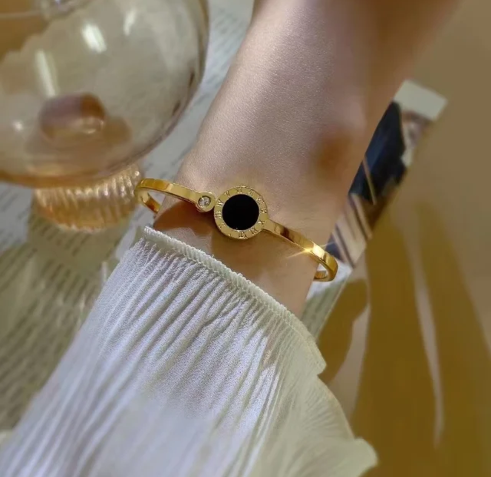 Armband met zwarte accent